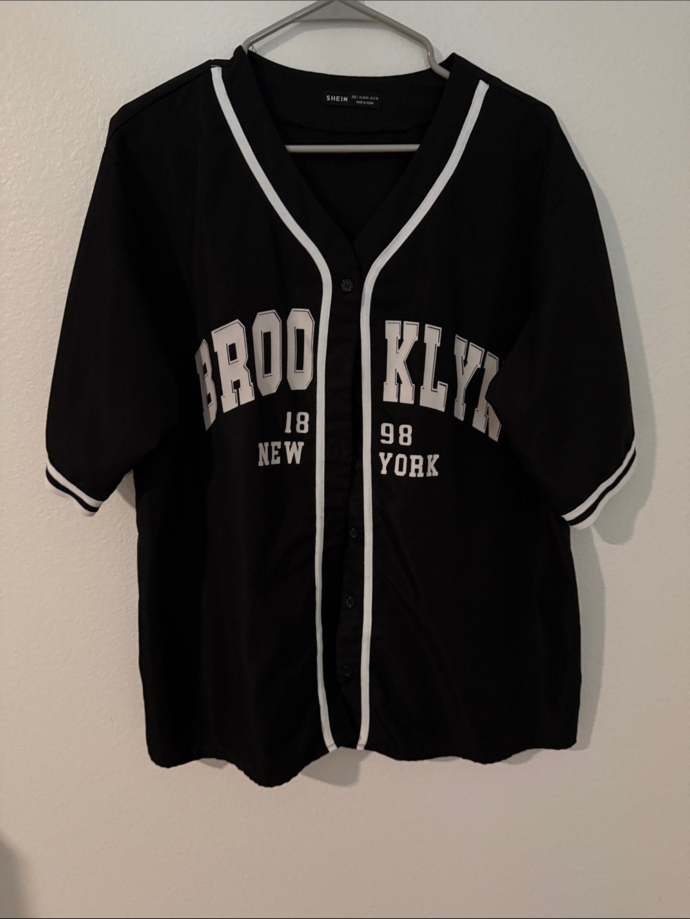 SHEIN Black Baseball-Style Jersey with White Trim